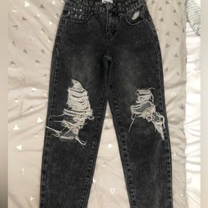 Im selling these cute jeans!